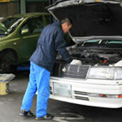 三和自動車　鈑金・塗装工場